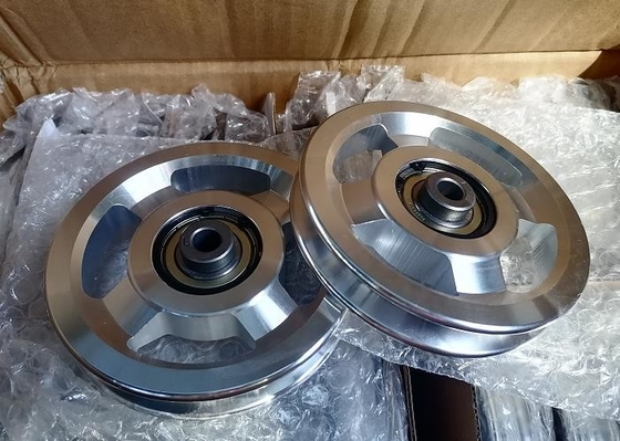 Paduan Bahan Gym Equipment Pulley 4.5 Inch Rol Peralatan Kesehatan Desain Merah